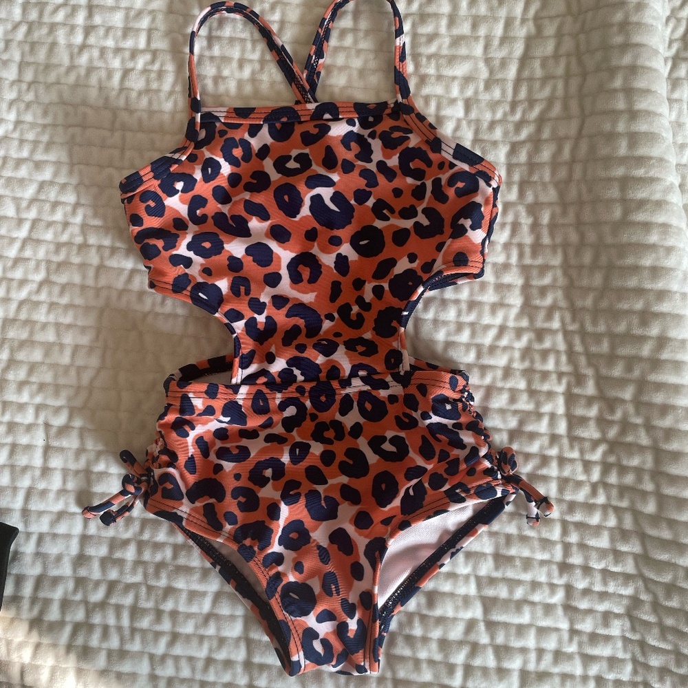 TODDLER GIRL CAT & JACK ANIMAL PRINT CUT OUT SIDES ONE PIECE BATHING SUIT 2T